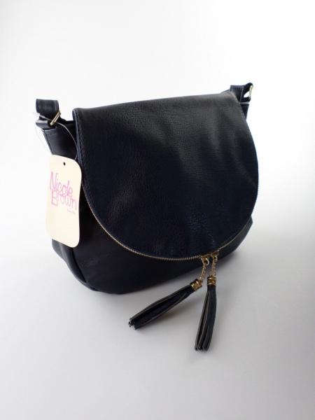 Nicole Brown, schöne Handtasche in navy