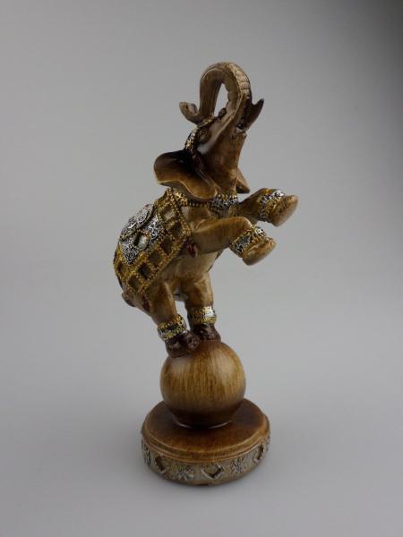 Wunderschöner, stehender Keramik Elefant - Tier - Deko